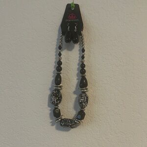 Paparazzi Black and Silver Necklace Set